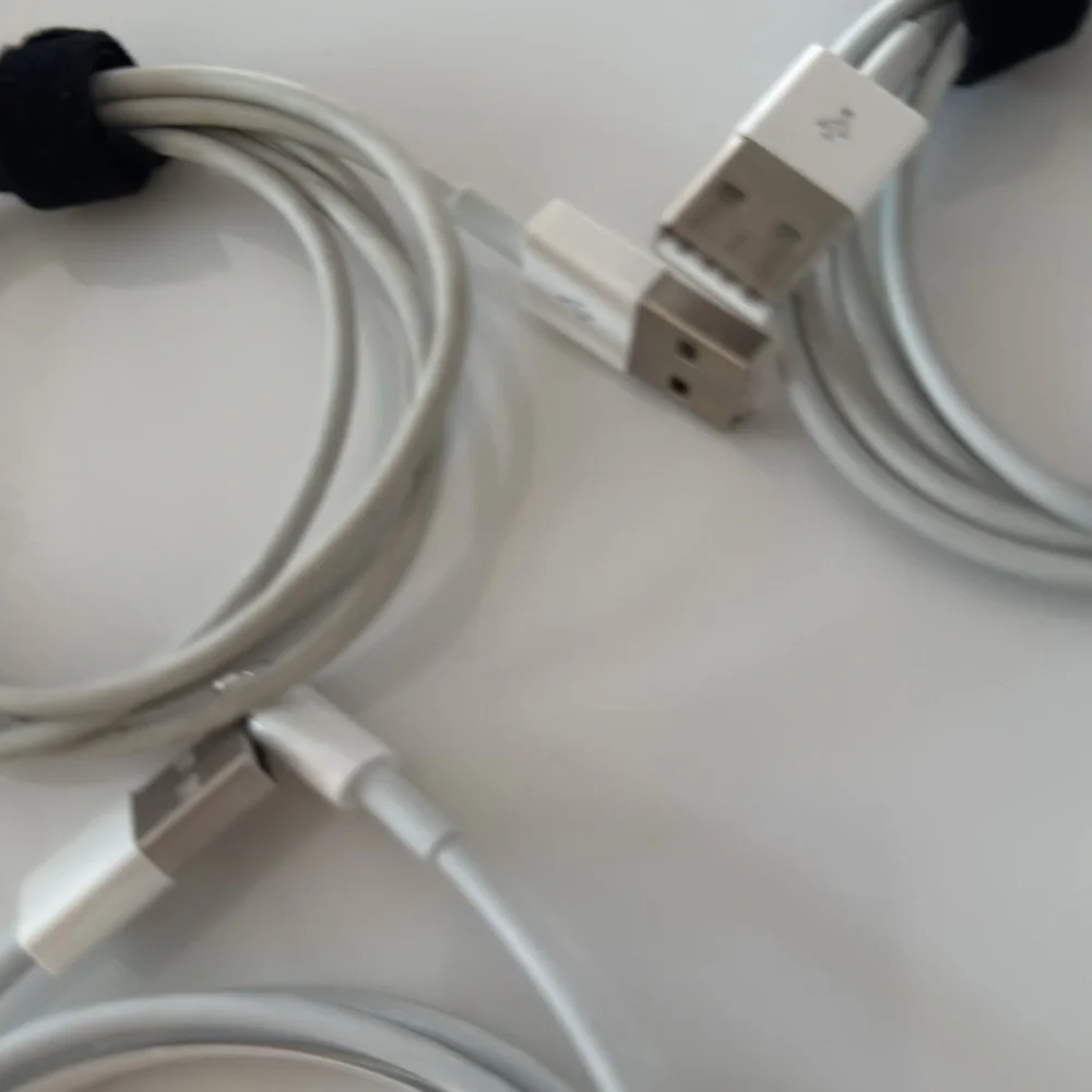 Apple USB 1m Charging Cable Bundle (4)